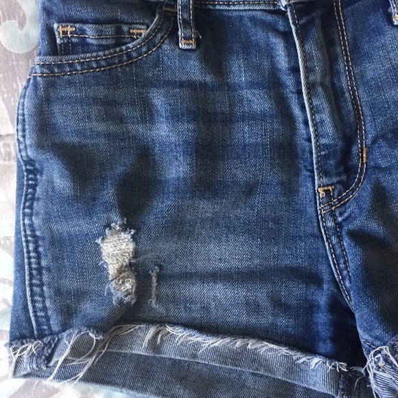 High Rise Hollister Shorts - Picture 2 of 6